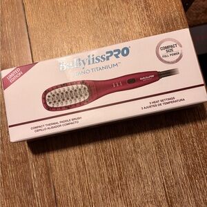 BaByliss Nano Titanium Compact Thermal Paddle Brush - Red